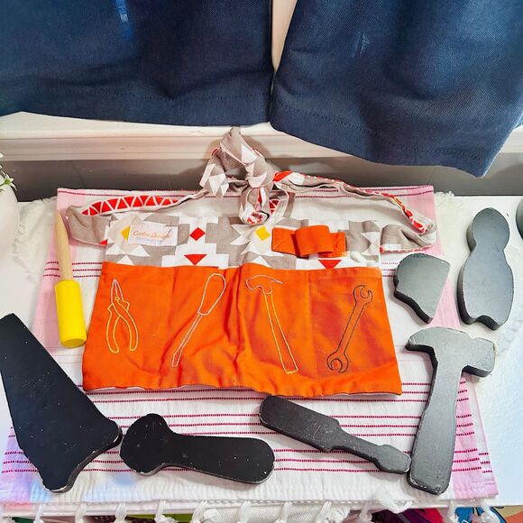 Wooden Tool Set with Belt - Picture 6 of 8